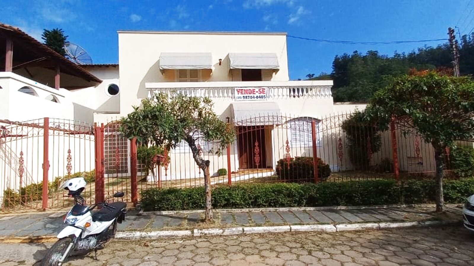Casa de 4 quartos com piscina no Pinheirinho