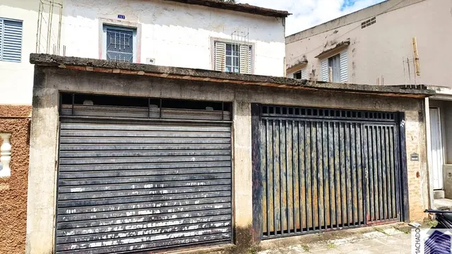 Casa de 2 quartos para reformar no Santo Antônio