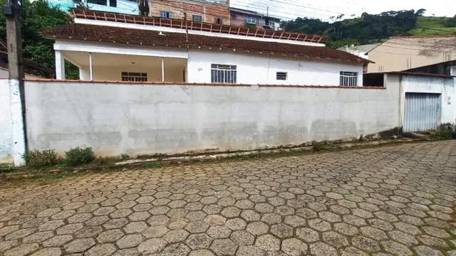Casa de 4 quartos em terreno de 580 m² na Santa Rosa