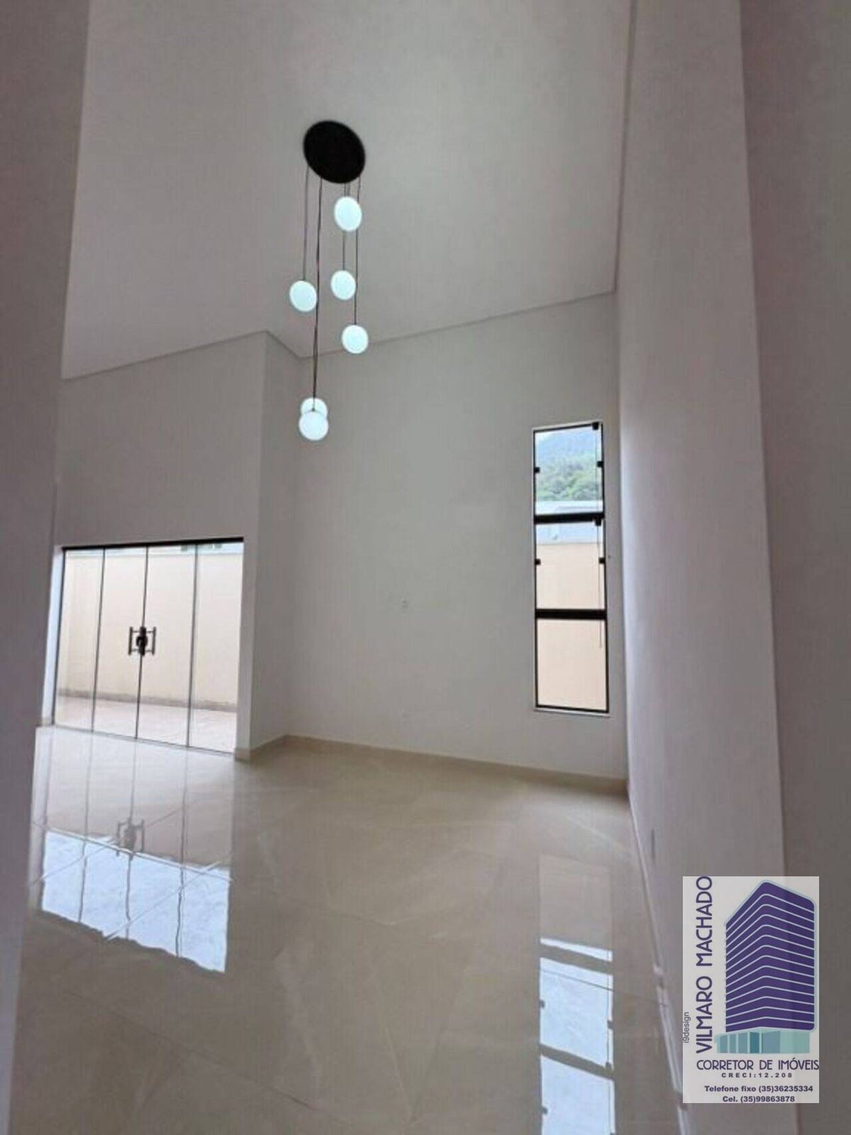 Foto 3 de Casa nova de 3 quartos e 218 m² no Vale das Hortênsias