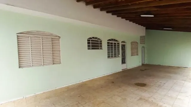 Casa de 3 quartos com quintal no Pinheirinho