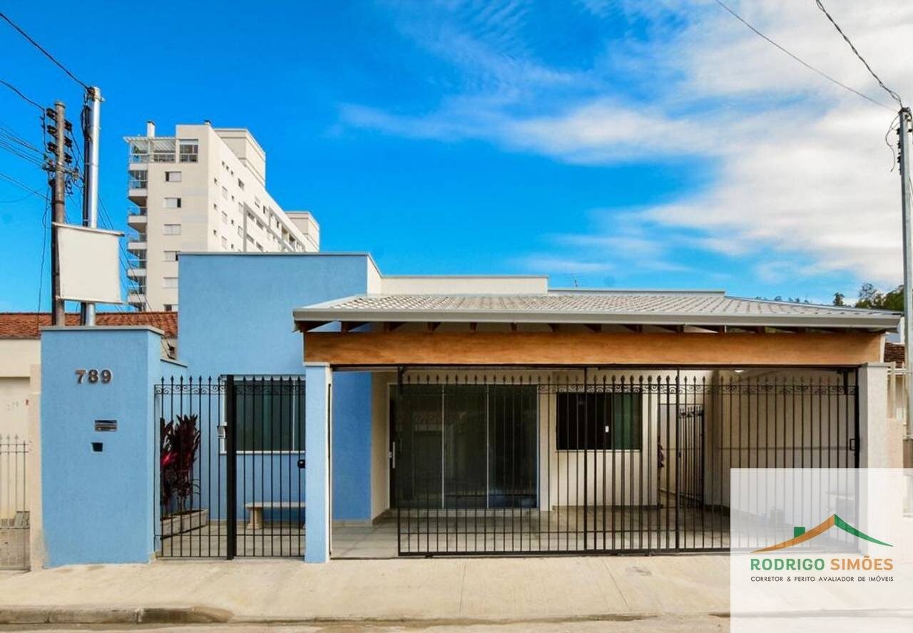 Foto 2 de Casa de 400 m² construídos em terreno de 260 m²