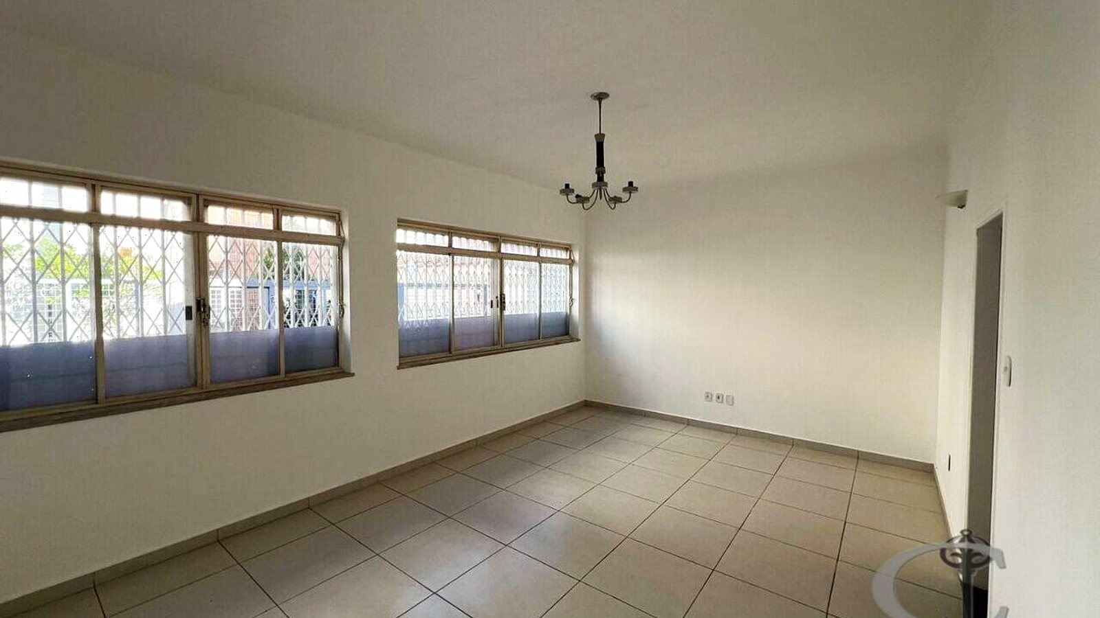 Imóvel de 165 m² em terreno de 254 m² no Centro