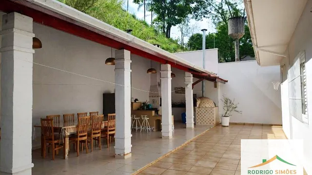 Casa de 5 quartos e 404 m² no Centro