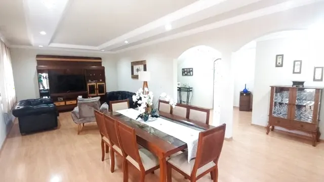 Foto 1 de Casa de 5 quartos, área de churrasco e 4 vagas