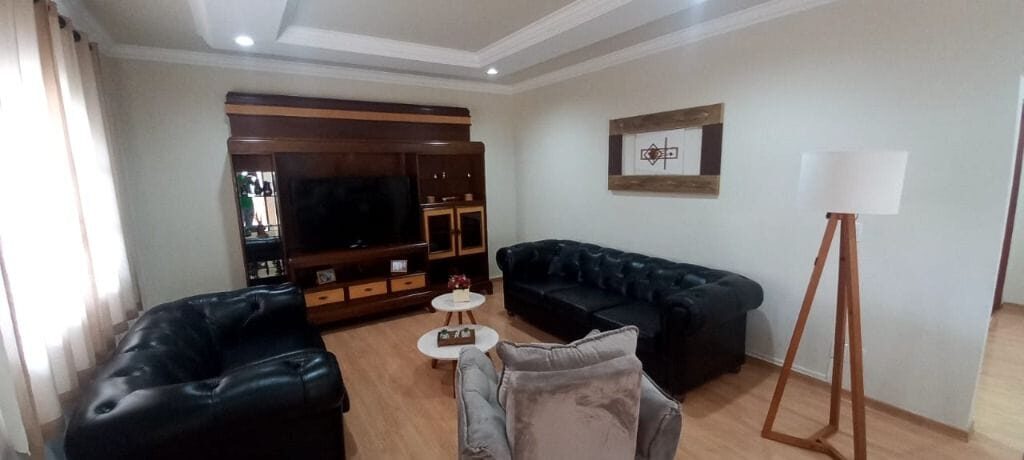 Foto 4 de Casa de 5 quartos, área de churrasco e 4 vagas