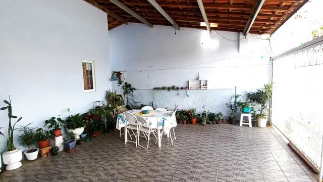 Foto 1 de Casa de 4 quartos com garagem coberta no Jardim Bernadete