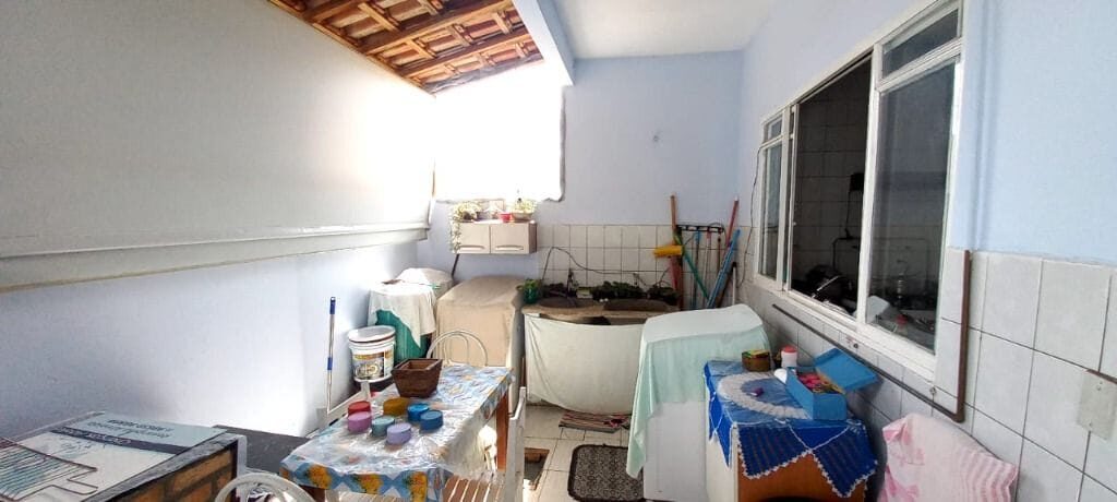 Foto 4 de Casa de 4 quartos com garagem coberta no Jardim Bernadete