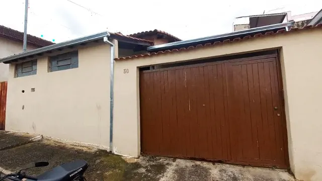 Casa de três quartos em terreno de 200 m²