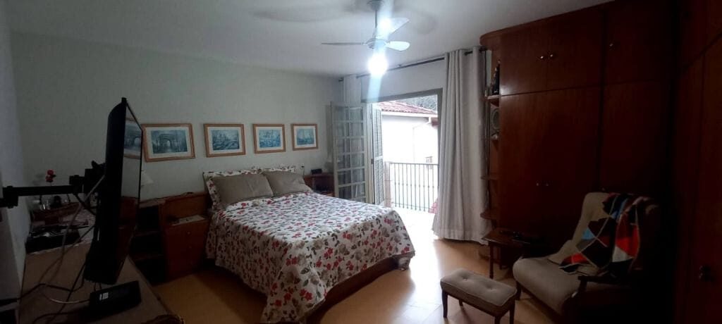 Foto 3 de Casa com piscina no Pinheirinho