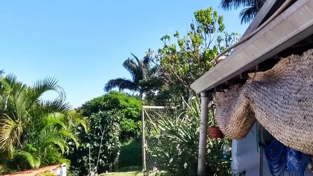 Casa com terreno amplo no Morro Chic