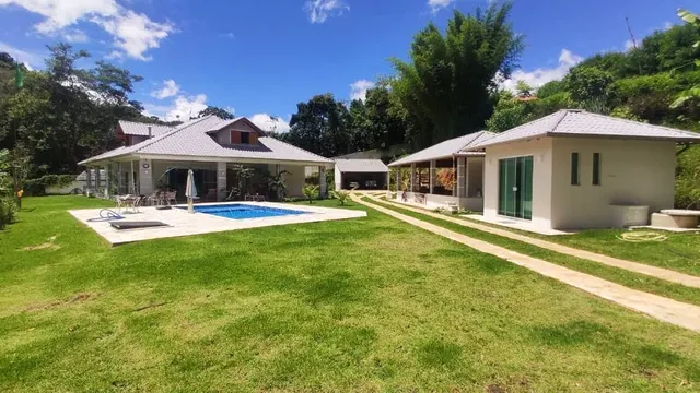 Casa de 4 quartos com piscina no Retiro