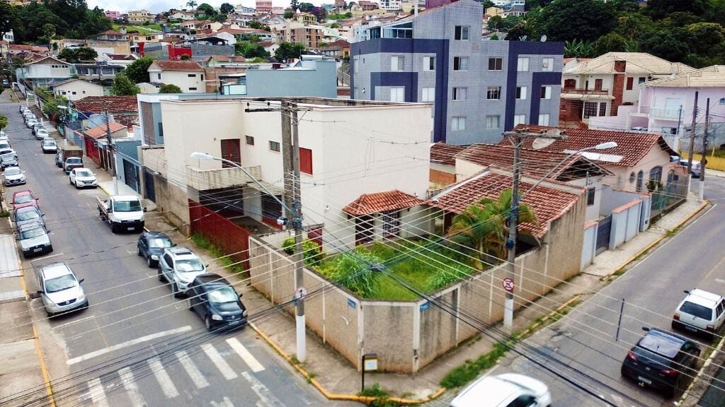 Foto 3 de Casa de dois pavimentos em terreno de 572 m²