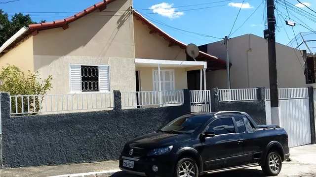 Foto 1 de Casa de 3 quartos com quintal na Piedade