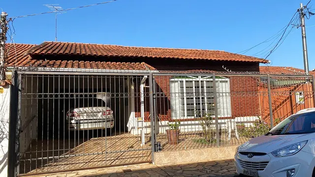 Casa de 3 quartos com suíte externa no Pinheirinho