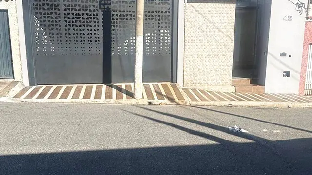 Foto 1 de Casa de 4 quartos em dois pavimentos na Medicina