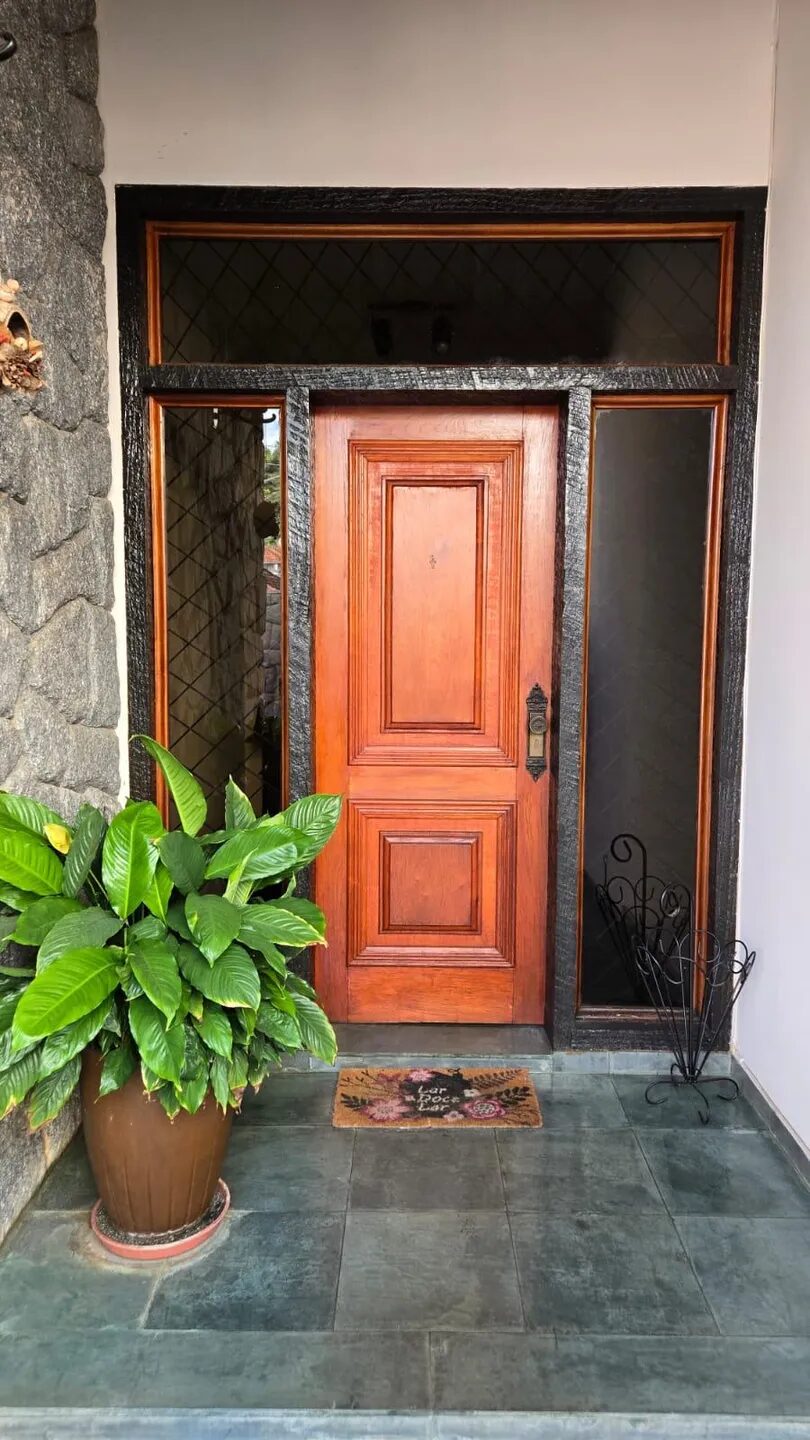 Foto 4 de Casa com área externa e cinco vagas