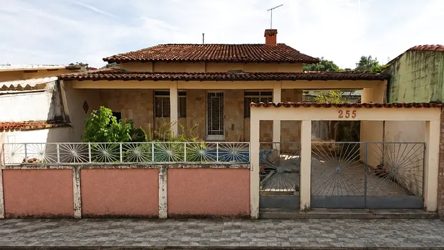 Foto 1 de Casa de 250 m² para alugar no bairro Morro Chic