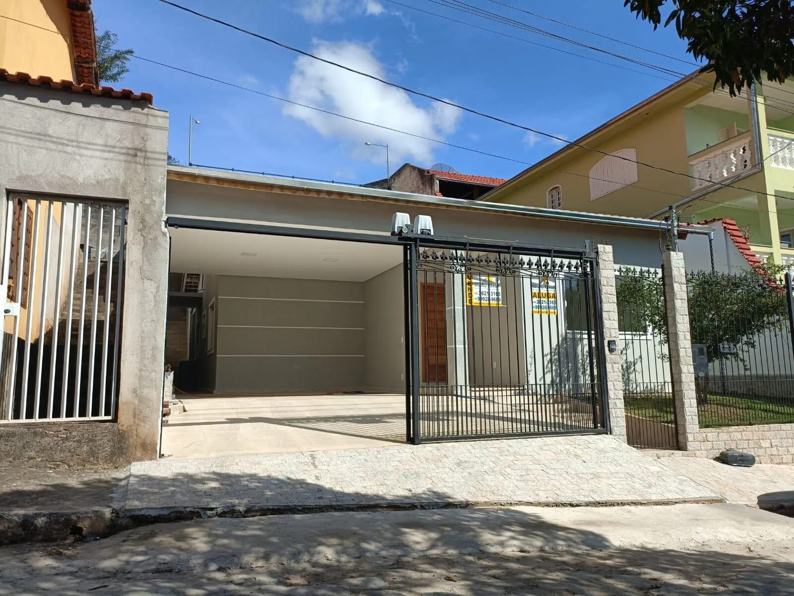 Foto 3 de Casa de 3 quartos com churrasqueira no Pinheirinho