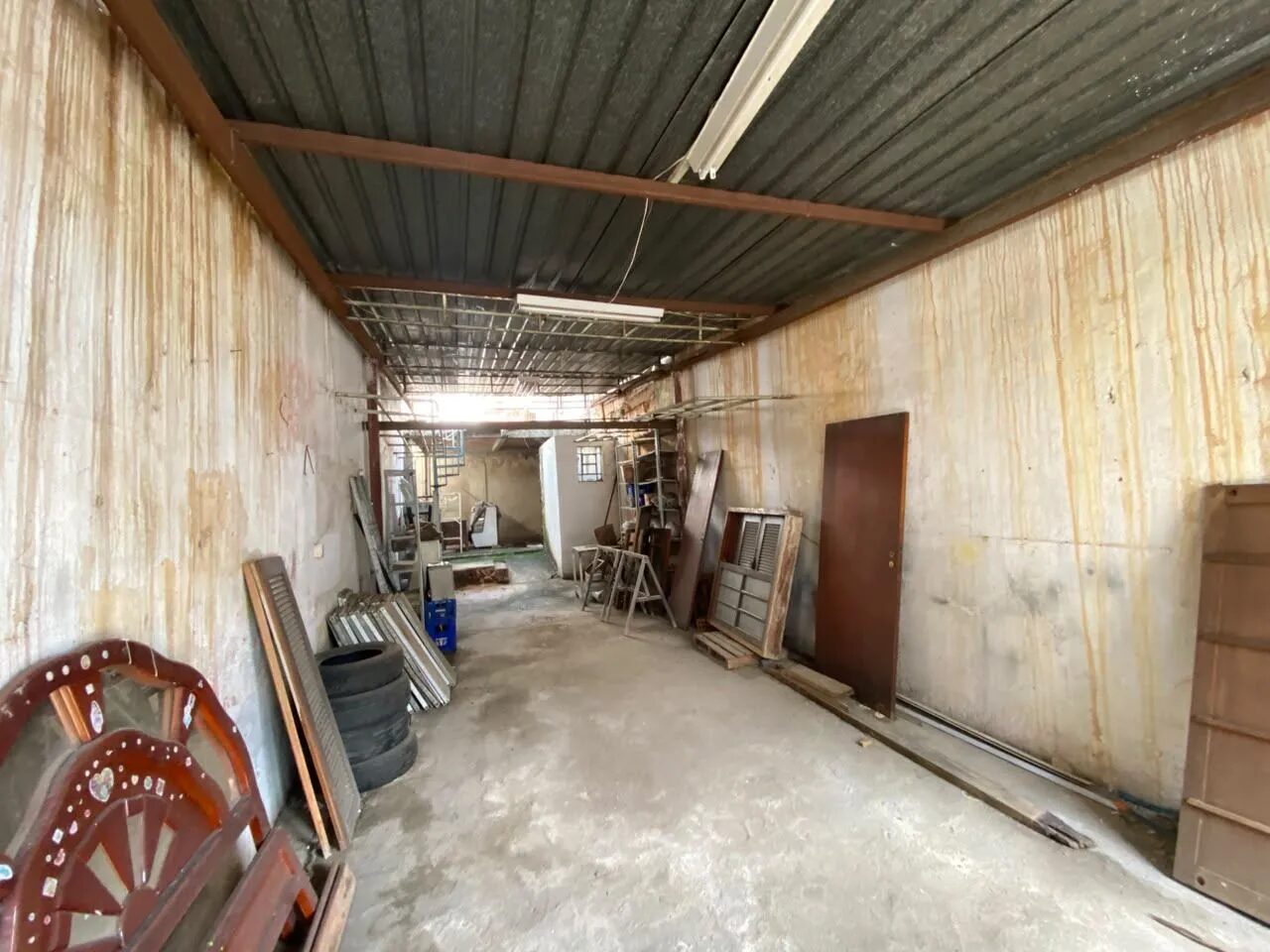 Foto 4 de Casa e barracão de 133 m² anunciados na Avenida