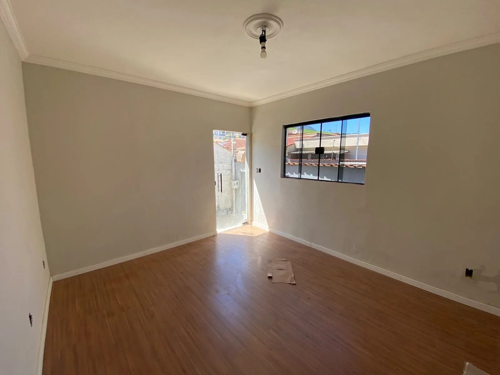 Foto 2 de Casa de três quartos em fase final de acabamento