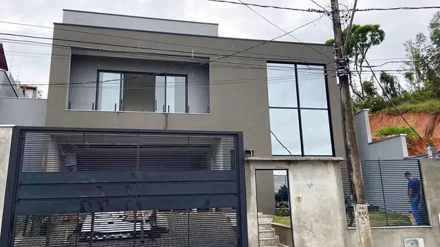 Casa de 3 suítes no Jardim América, Morro Chic