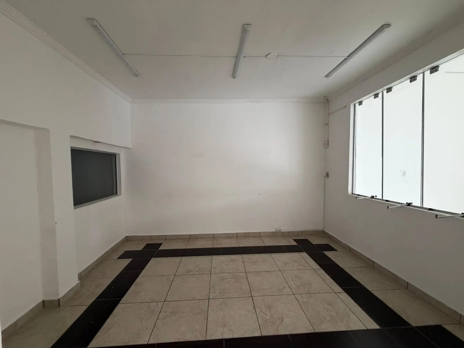 Foto 4 de Casa de 250 m² para alugar no bairro Varginha