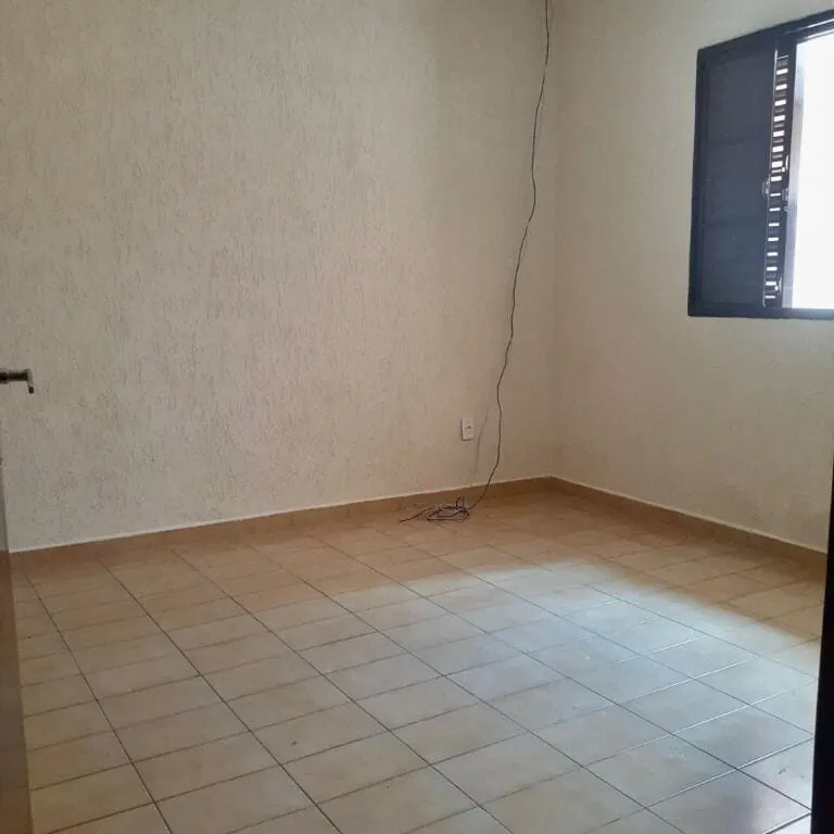 Foto 6 de Casa com 2 suítes, escritório e quintal, Avenida