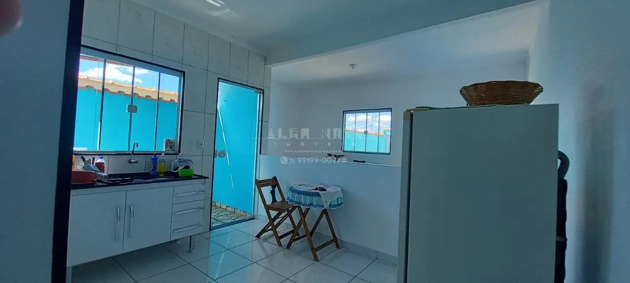Foto 2 de Casa térrea com suíte, quintal e 2 vagas, Santa Terezinha