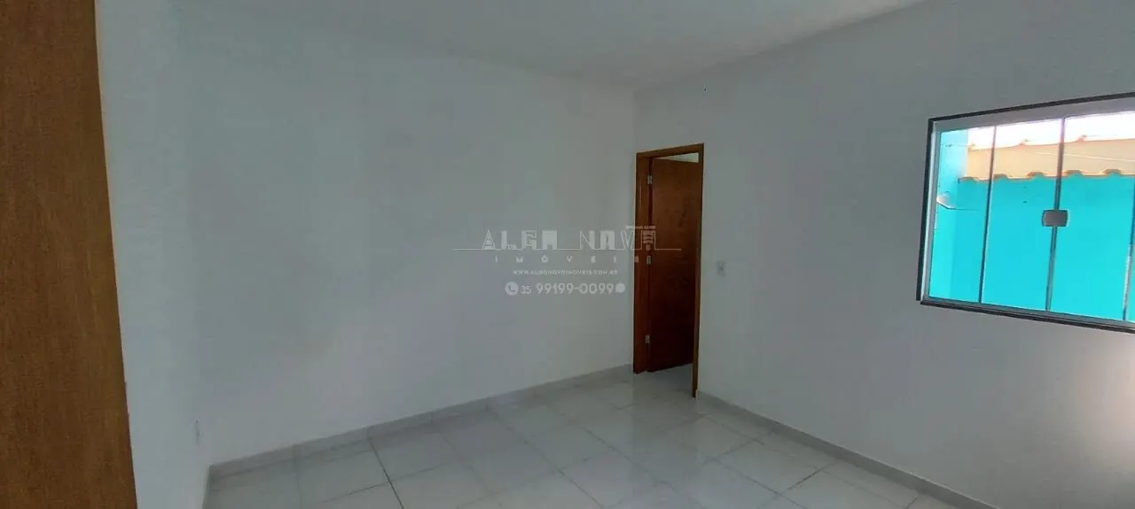 Foto 4 de Casa térrea com suíte, quintal e 2 vagas, Santa Terezinha