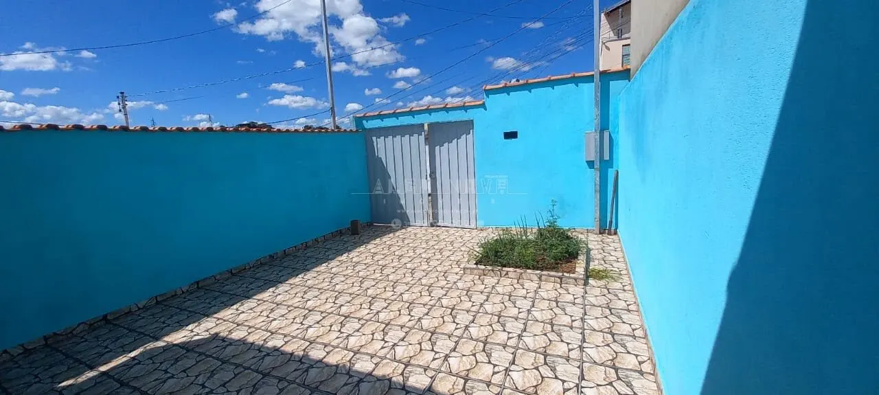 Foto 8 de Casa térrea com suíte, quintal e 2 vagas, Santa Terezinha