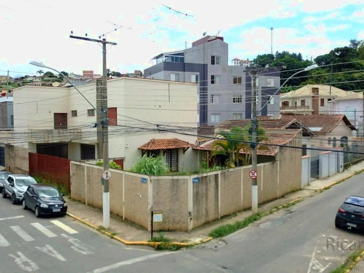 Foto 2 de Casa comercial de esquina com 4 quartos e 5 vagas, Varginha
