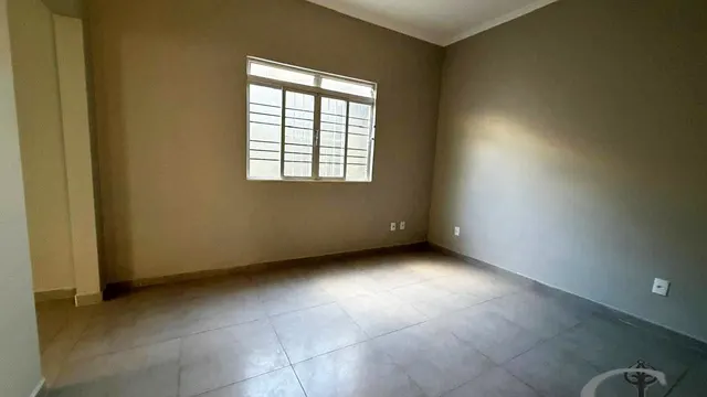 Casa para uso comercial ao lado do Colégio FEPI, Varginha