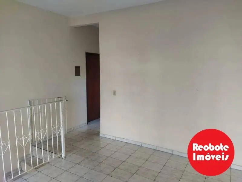 Foto 3 de Sobrado de 2 quartos (1 suíte) com quintal coberto e garagem, Jardim Bernadete
