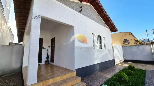 Foto 1 de Casa de 2 quartos com varanda, jardim e garagem para 5 carros, Varginha