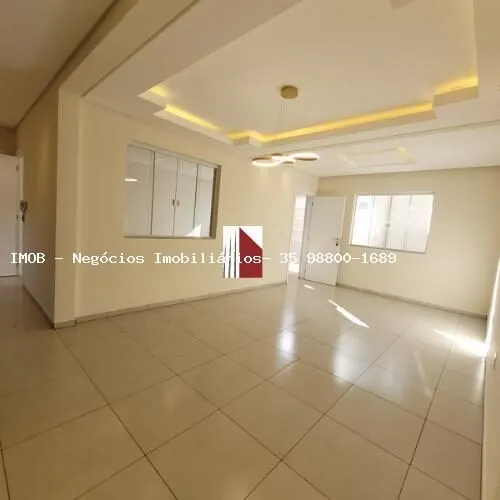 Foto 2 de Casa nova de 2 quartos (1 suíte) com área gourmet e jardim, Centro
