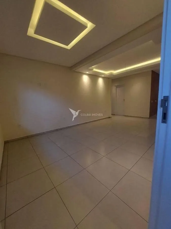 Foto 2 de Casa de 2 quartos (1 suíte) com 122 m² e quintal, Centro