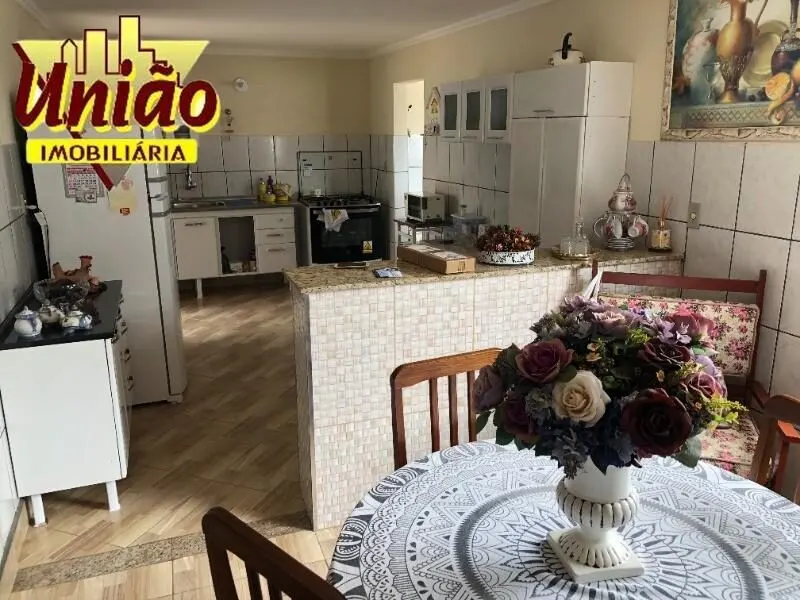Foto 5 de Casa de 2 quartos (1 suíte) com 2 salas e quintal, Santa Rosa