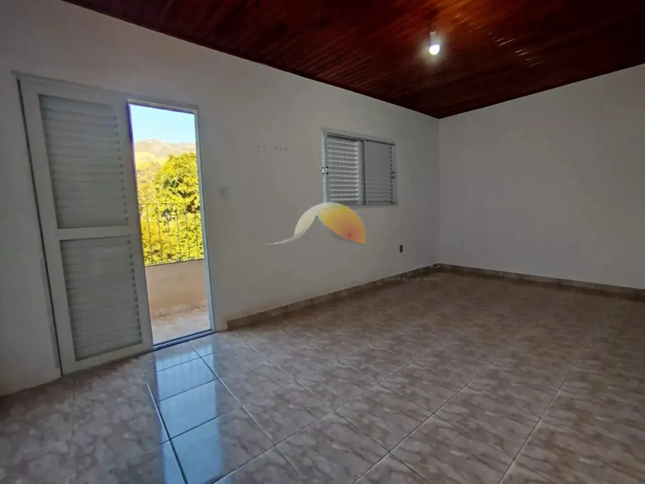 Foto 2 de Casa de 2 quartos com quintal e vista para a serra, Santa Rosa