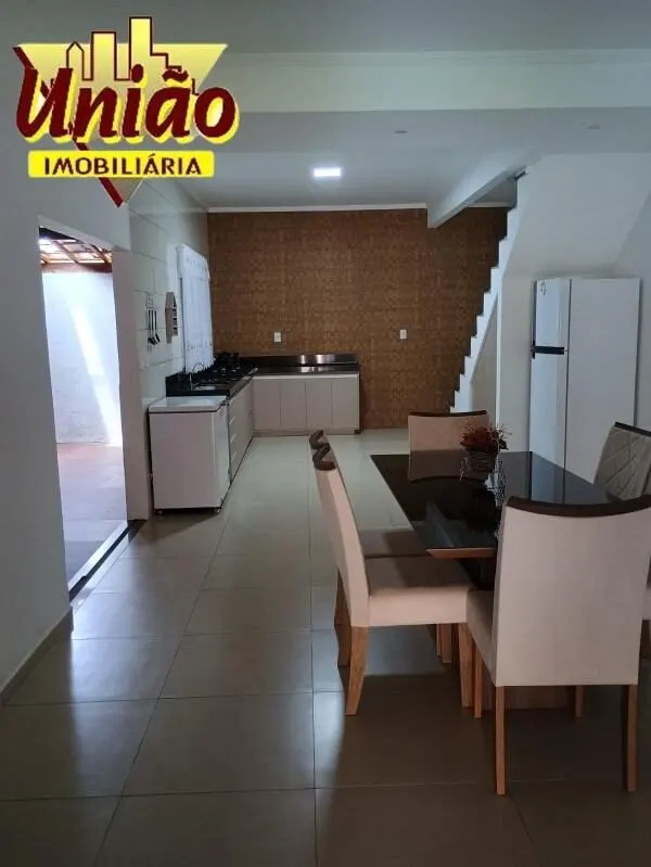 Foto 2 de Casa de 2 quartos (1 suíte) com área gourmet e 5 vagas, Varginha