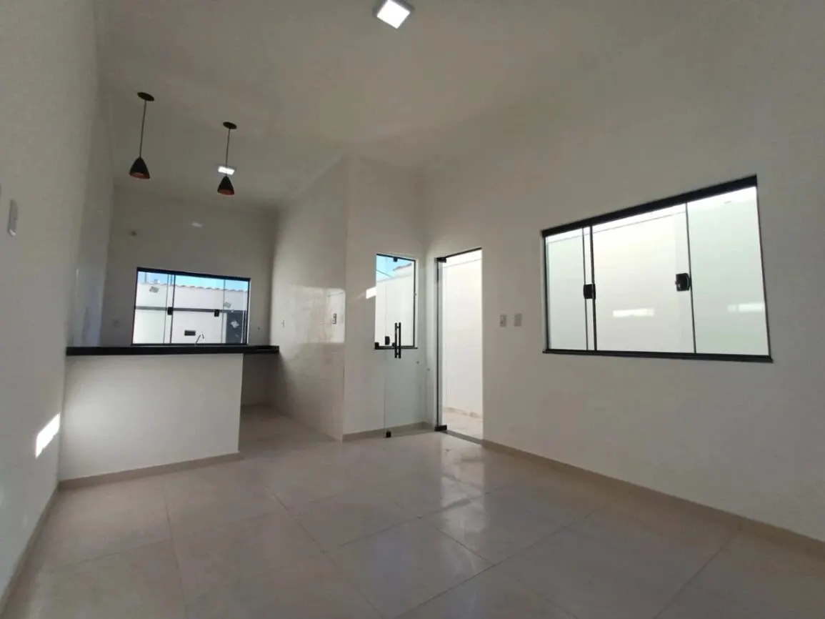 Foto 2 de Casa nova de 2 quartos com garagem e quintal, Santa Terezinha