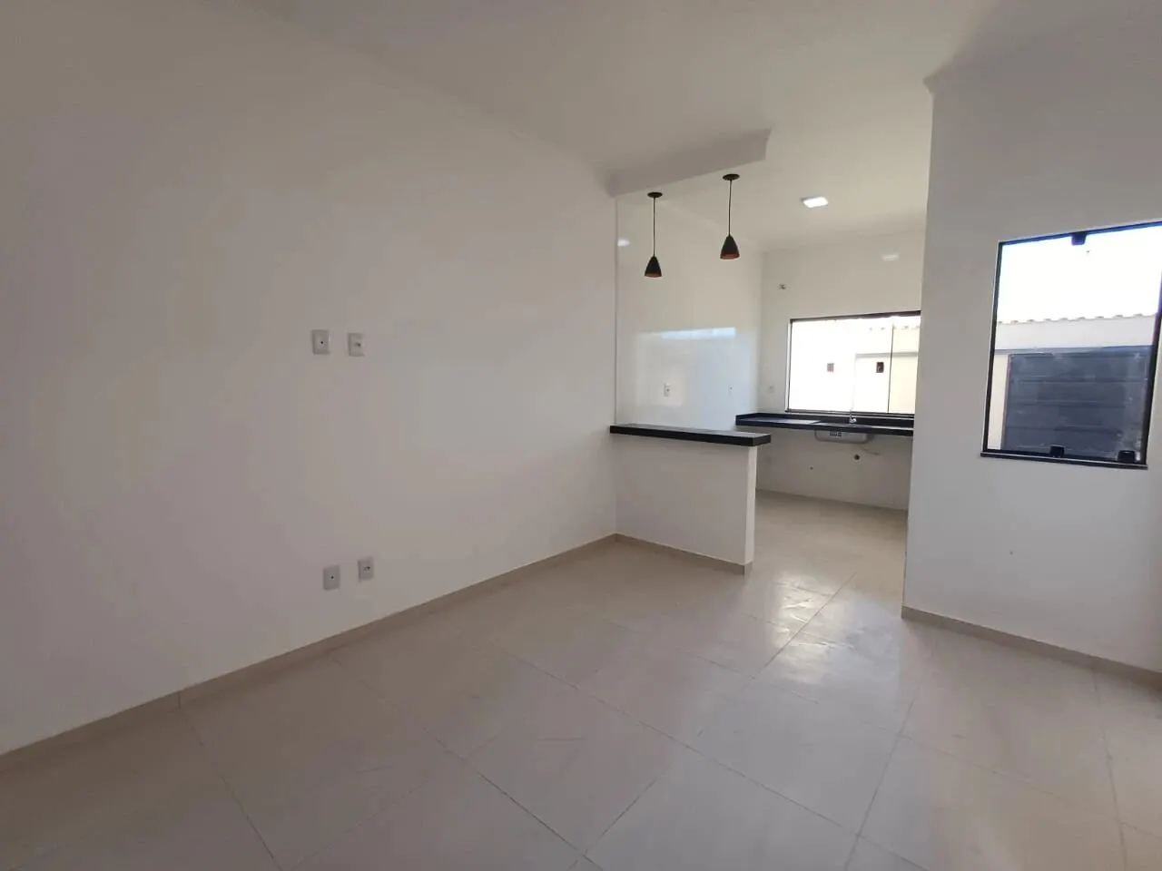 Foto 2 de Casa nova de 2 quartos (1 suíte) com garagem, Santa Terezinha
