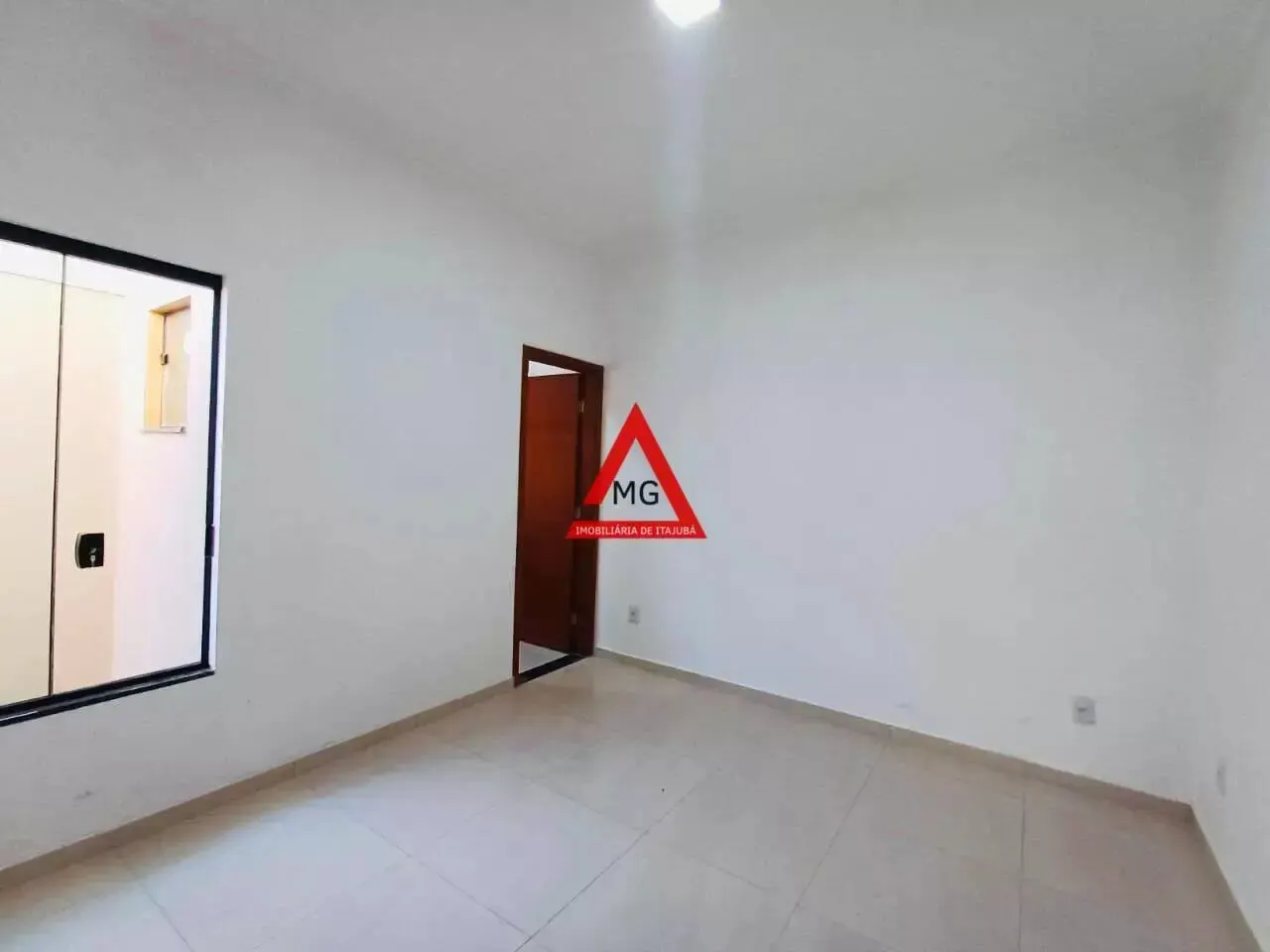 Foto 6 de Casa nova de 2 quartos (1 suíte) com cozinha americana, Santa Terezinha