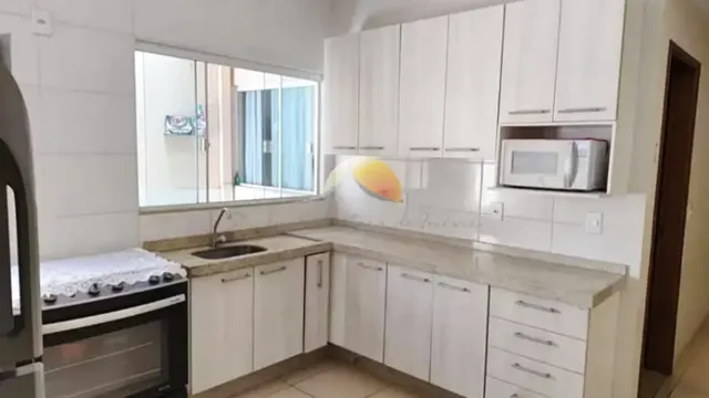 Foto 1 de Casa de 2 quartos com cozinha planejada e garagem coberta, Jardim Eldorado