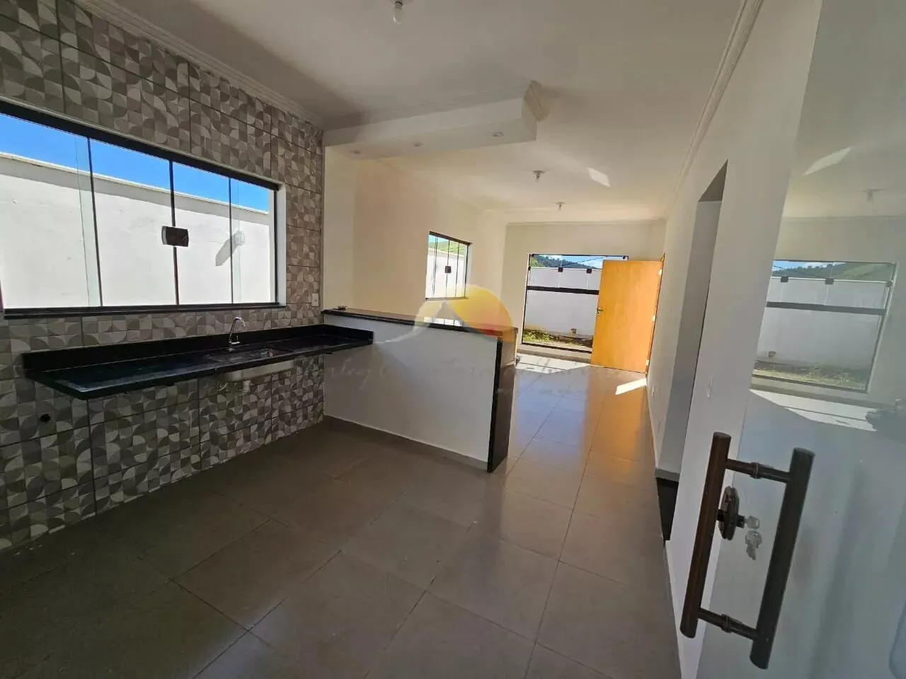 Foto 4 de Casa térrea de 2 quartos (1 suíte) com quintal e garagem, Jardim Califórnia
