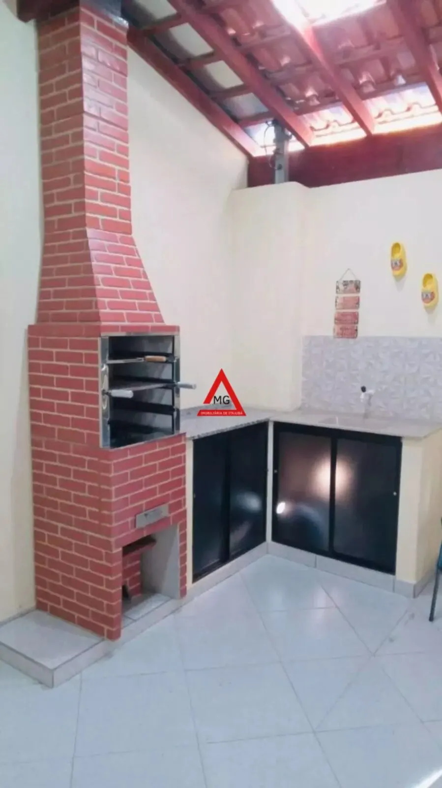 Foto 5 de Casa de 2 quartos com garagem para 2 carros e área de churrasco, Santa Terezinha