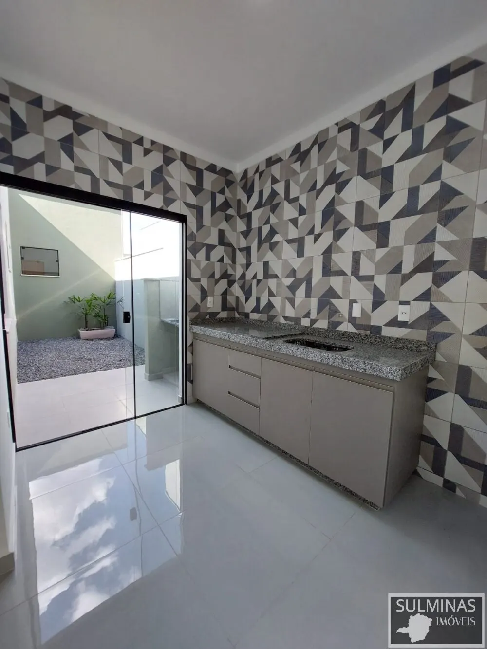 Foto 3 de Casa térrea nova de 2 quartos (1 suíte) com quintal, Vale das Hortênsias