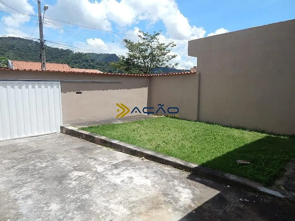 Foto 2 de Casa de 2 quartos (1 suíte) com varanda e quintal, Santa Rosa