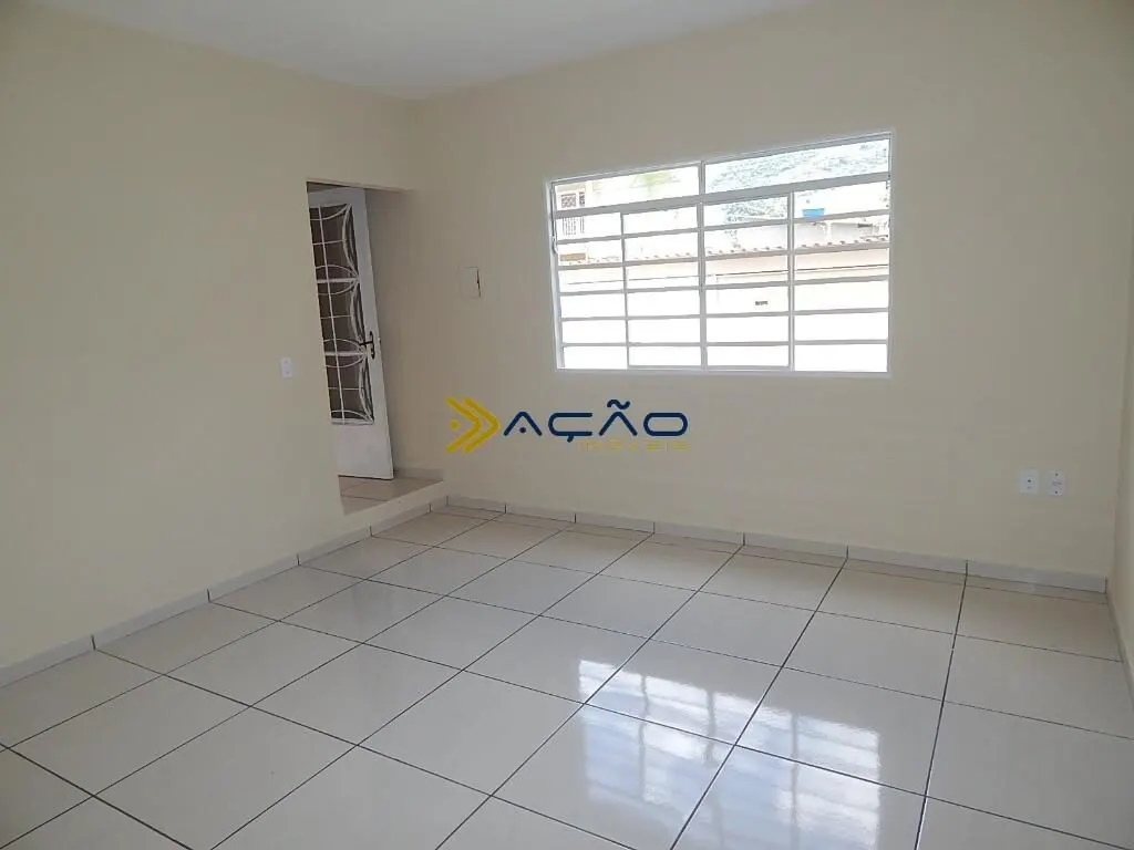 Foto 3 de Casa de 2 quartos (1 suíte) com varanda e quintal, Santa Rosa
