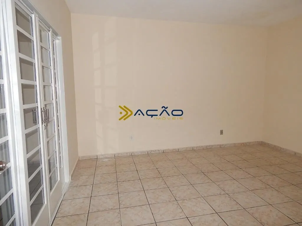Foto 5 de Casa de 2 quartos (1 suíte) com varanda e quintal, Santa Rosa